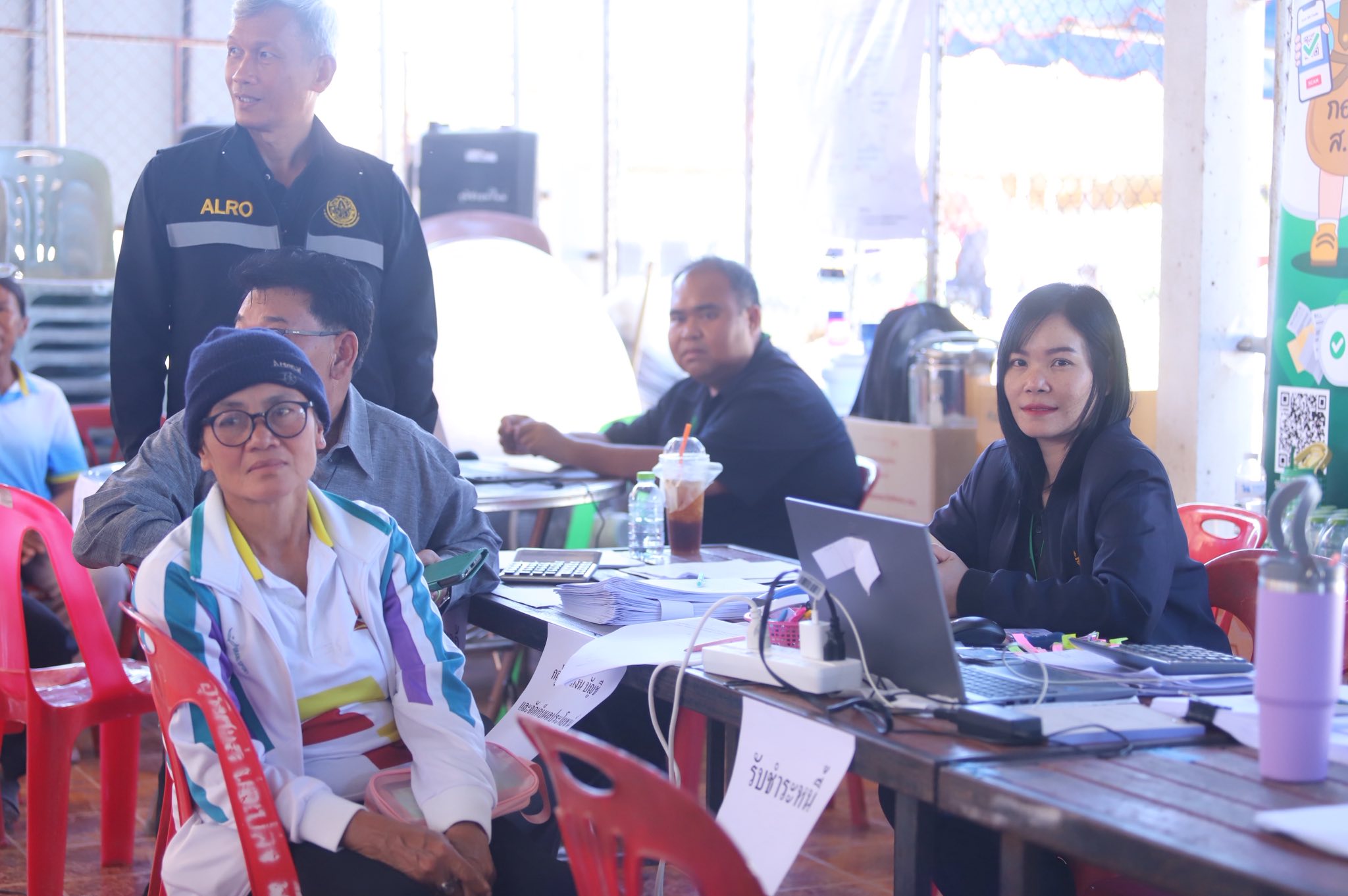 title - “ส.ป.ก. ไม่ทิ้งใครไว้ข้างหลัง” เลขาฯ สั่งลุย ศูนย์เคลื่อนที่ เร่งช่วยเกษตรกรในเขตปฏิรูปที่ดินในพื้นที่เสี่ยงภัย